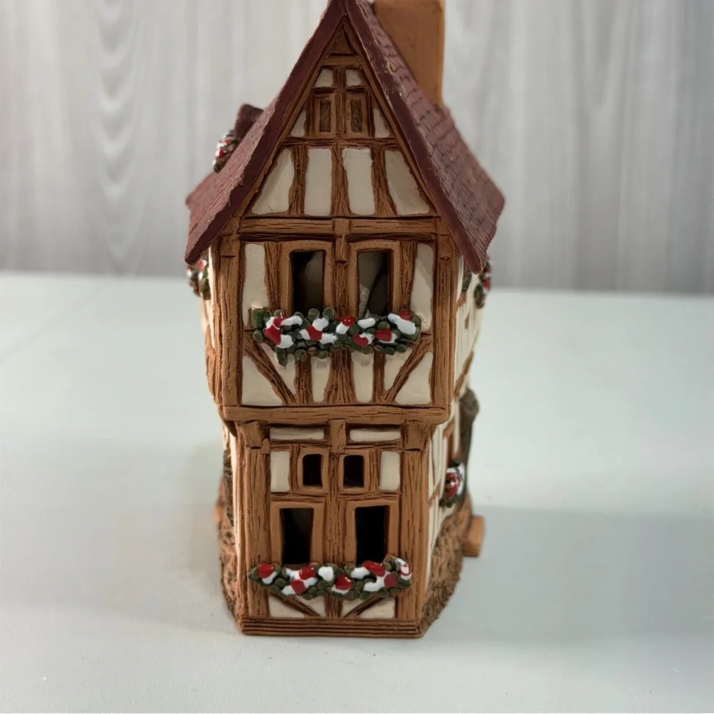 Christmas Village Ceramic House Candle or Incense Holder Bernkastel Midene‎